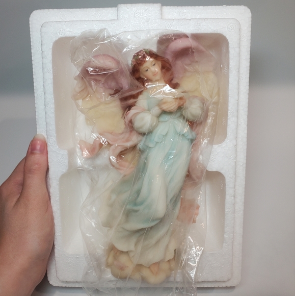 Seraphim Classics - Monica "Under Love's Wing" Cir. 1997 (Retired) - Picture 7 of 13